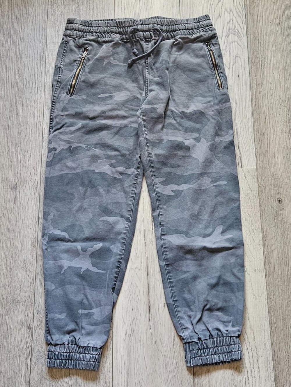 Aritzia Tna Womens Size M Camo Joggers Camouflage Zip Pocket Twill Pants Gray M
